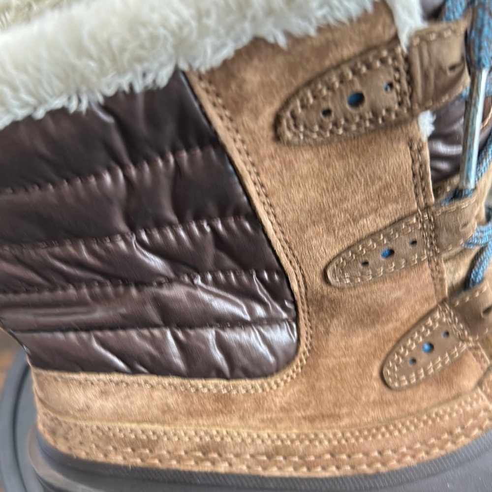 The North Face Women’s Brown Winter Boots - Picture 4 of 6